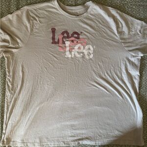 Lee Short-Sleeve Graphic Tee in Light Beige with Pink and White Logo